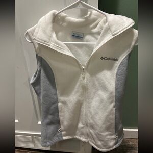 Womens Columbia Vest size medium white and gray.